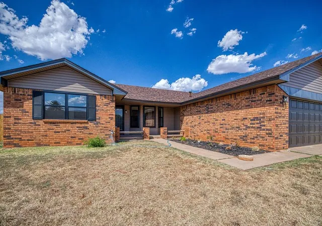 Photo 3 of Single family home for sale at 830 Clark Dr, Kingfisher, OK 73750 | MLS# 1248007 | Listing updated on 2026-09-07