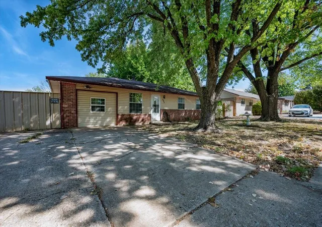 Photo 2 of Single family home for sale at 505 Meadowlake Dr, Noble, OK 73068 | MLS# 1248011 | Listing updated on 2026-09-07