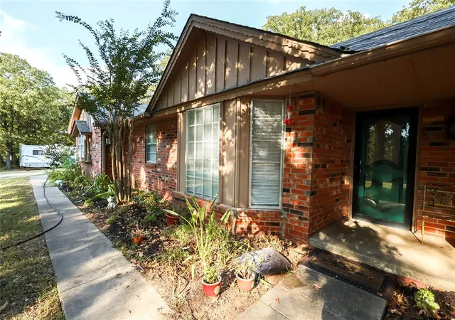 Photo 3 of Single family home for sale at 507 Whispering Oaks, Tecumseh, OK 74873 | MLS# 1248012 | Listing updated on 2026-10-07