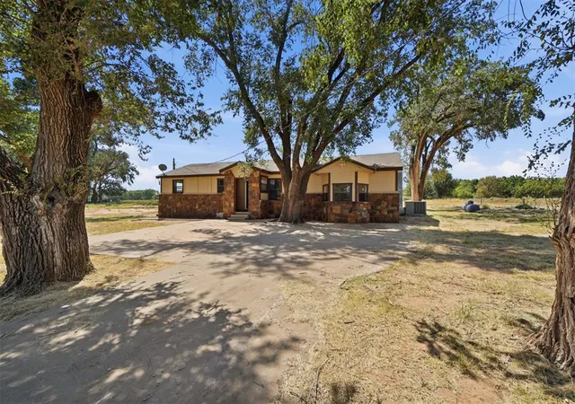 Photo 1 of Single family home for sale at 15801 S County Rd 2064, Altus, OK 73521 | MLS# 1248013 | Listing updated on 2026-09-06
