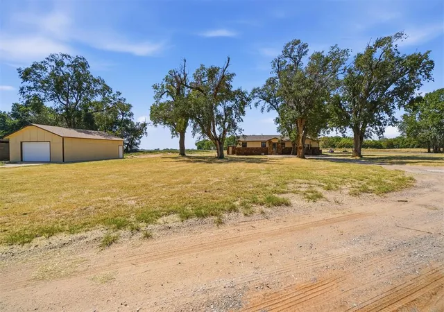 Photo 2 of Single family home for sale at 15801 S County Rd 2064, Altus, OK 73521 | MLS# 1248013 | Listing updated on 2026-09-06