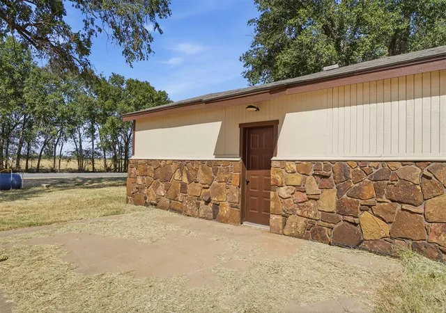 Photo 31 of Single family home for sale at 15801 S County Rd 2064, Altus, OK 73521 | MLS# 1248013 | Listing updated on 2026-09-06