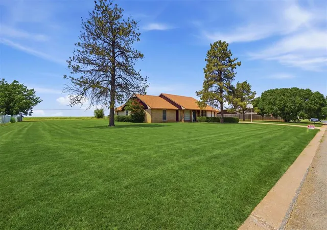Photo 2 of Single family home for sale at 20423 E County Rd 1567, Altus, OK 73521 | MLS# 1248014 | Listing updated on 2026-09-07