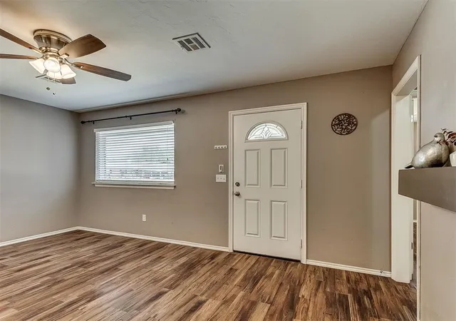 Photo 2 of Single family home for sale at 220 S Irving Dr, Moore, OK 73160 | MLS# 1248016 | Listing updated on 2026-09-17