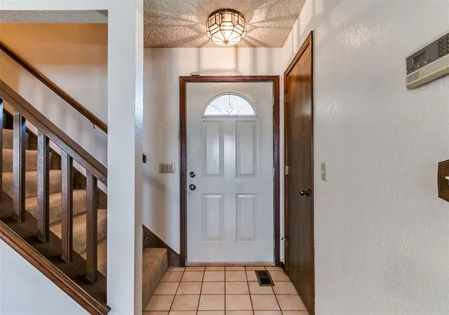 Photo 2 of Townhouse for sale at 105 Woodbridge Cir, Edmond, OK 73012 | MLS# 1248036 | Listing updated on 2026-10-14