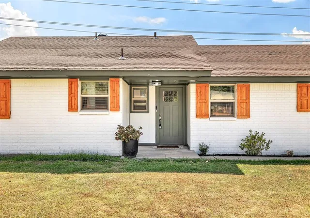 Photo 2 of Sale Pending at 604 Sw 27th Street, Moore, OK 73160 | MLS# 1248042 | Listing updated on 2026-09-14