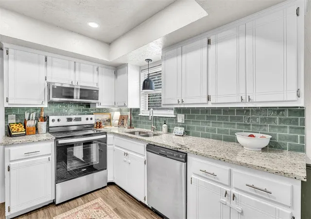 Photo 4 of Sale Pending at 604 SW 27th Street, Moore, OK 73160 | MLS# 1248042 | Listing updated on 2026-09-14