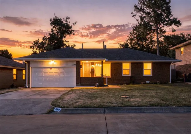 Single family home for sale at 209 W Glenhaven Dr, Oklahoma City, OK 73110 | MLS# 1248064