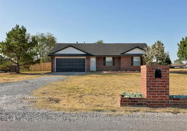 Photo 1 of Single family home for sale at 2371 Holden Ln, Blanchard, OK 73010 | MLS# 1248092 | Listing updated on 2026-09-24