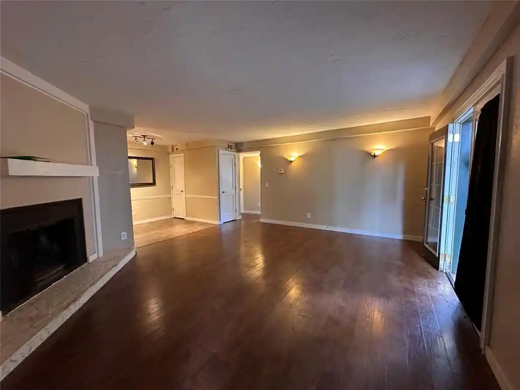 Listing Photo 11 - Condo for sale in 6028 NW Expy St located at 6028 NW Expy St, Oklahoma, OK 73132 - Unit 6028 NW Expressway St