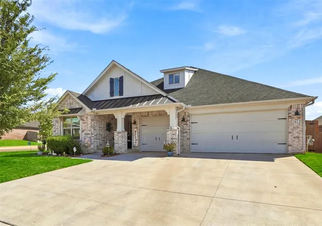 Photo 1 of Single family home for sale at 1012 Mount Irving Way, Norman, OK 73071 | MLS# 1248097 | Listing updated on 2026-10-02