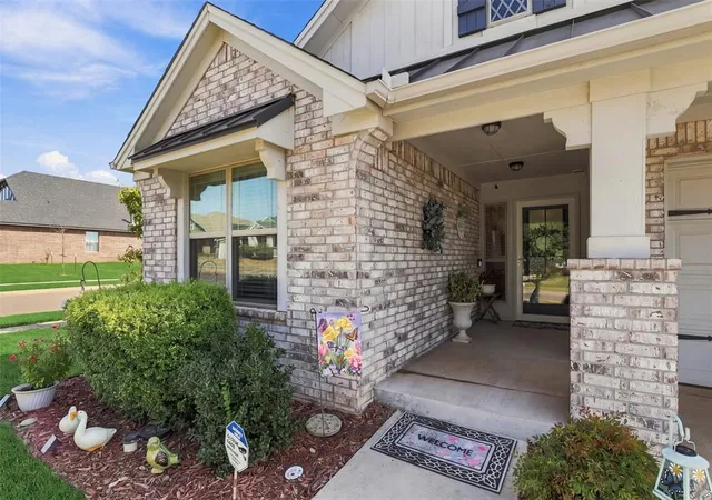 Photo 3 of Single family home for sale at 1012 Mount Irving Way, Norman, OK 73071 | MLS# 1248097 | Listing updated on 2026-10-02