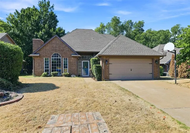 Photo 1 of Single family home for sale at 1124 Providence Ct, Edmond, OK 73003 | MLS# 1248111 | Listing updated on 2026-09-13