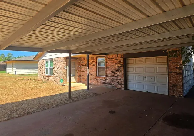 Photo 2 of Single family home for sale at 1605 Se 52nd Street, Oklahoma City, OK 73129 | MLS# 1248114 | Listing updated on 2026-09-12