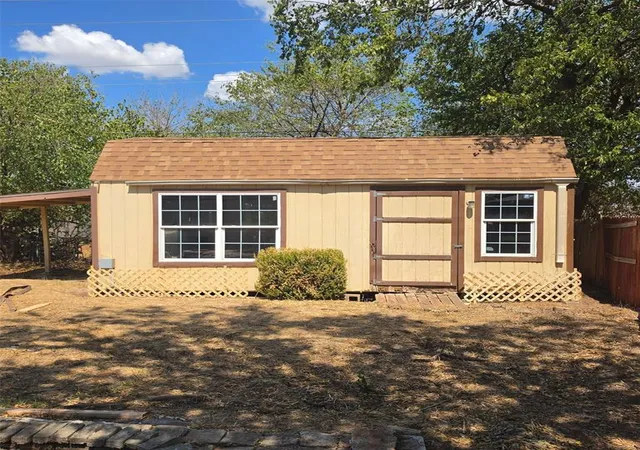 Photo 3 of Single family home for sale at 1605 Se 52nd Street, Oklahoma City, OK 73129 | MLS# 1248114 | Listing updated on 2026-09-12