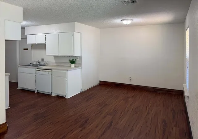 Photo 4 of Sale Pending at 1605 SE 52nd Street, Oklahoma City, OK 73129 | MLS# 1248114 | Listing updated on 2026-09-22