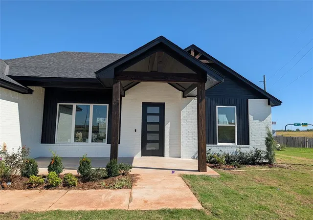 Photo 2 of Single family home for sale at 5012 Fieldstone Dr, Oklahoma City, OK 73179 | MLS# 1248160 | Listing updated on 2026-10-14