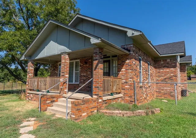 Photo 2 of Single family home for sale at 30733 E County Rd 1570, Pauls Valley, OK 73075 | MLS# 1248271 | Listing updated on 2026-09-15