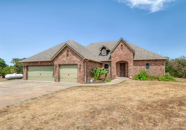 Photo 1 of Sale Pending at 329678 E 1000 Road, Harrah, OK 73045 | MLS# 1248275 | Listing updated on 2026-09-27