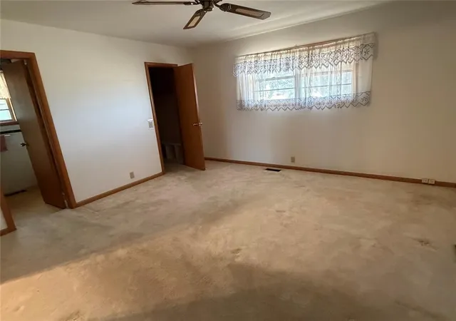 Photo 4 of Single family home for sale at 412 S 25th Street, Clinton, OK 73601 | MLS# 1248276 | Listing updated on 2026-09-16