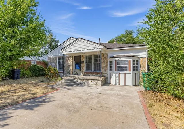 Photo 1 of Single family home for sale at 2549 Nw 36th Street, Oklahoma City, OK 73112 | MLS# 1248290 | Listing updated on 2026-10-06