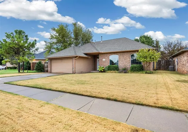 Photo 2 of Single family home for sale at 4604 Doe Run Dr, Yukon, OK 73099 | MLS# 1248311 | Listing updated on 2026-10-07