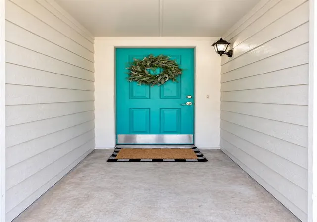 Photo 3 of Single family home for sale at 420 Crest Pl, Norman, OK 73071 | MLS# 1248313 | Listing updated on 2026-10-07