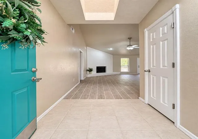 Photo 3 of Single family home for sale at 420 Crest Pl, Norman, OK 73071 | MLS# 1248313 | Listing updated on 2026-10-07