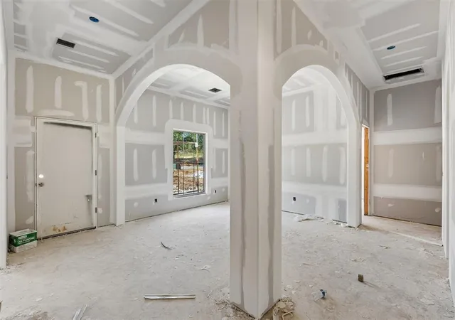 Photo 4 of Single family home for sale at 13197 Lost Crk Trl, Edmond, OK 73034 | MLS# 1248336 | Listing updated on 2026-09-19