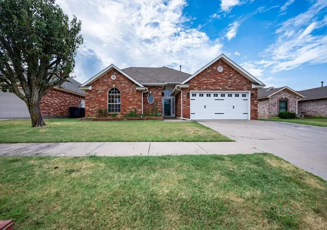 Photo 2 of Single family home for sale at 620 Sw 154th Place, Oklahoma City, OK 73170 | MLS# 1248353 | Listing updated on 2026-09-12