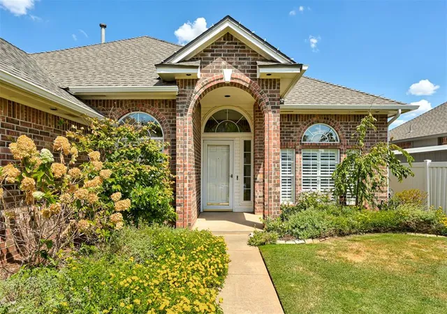 Photo 3 of Sale Pending at 12520 Village Ln, Oklahoma City, OK 73170 | MLS# 1248374 | Listing updated on 2026-09-20