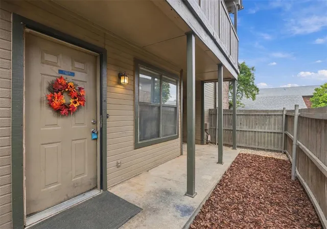 Listing Photo 5 - Condo for sale in building located at 11405 Springhollow Rd, Oklahoma City, OK 73120 - Unit #302