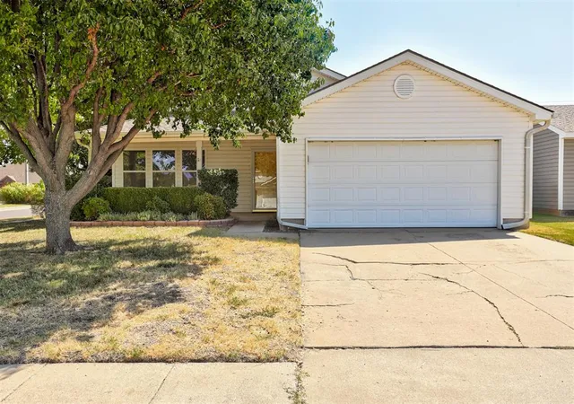 Photo 1 of Sale Pending at 15500 Acacia Rd, Oklahoma City, OK 73170 | MLS# 1248384 | Listing updated on 2026-09-22