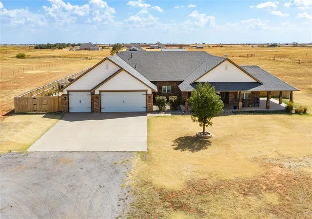 Single family home for sale at 1430 NE Azalea Rd, Piedmont, OK 73078 | MLS# 1248443