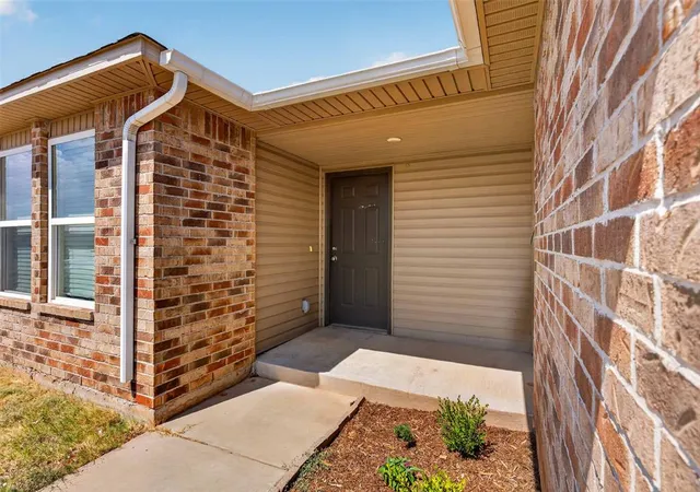 Photo 2 of Sale Pending at 11009 Nw 99th Street, Yukon, OK 73099 | MLS# 1248461 | Listing updated on 2026-09-22