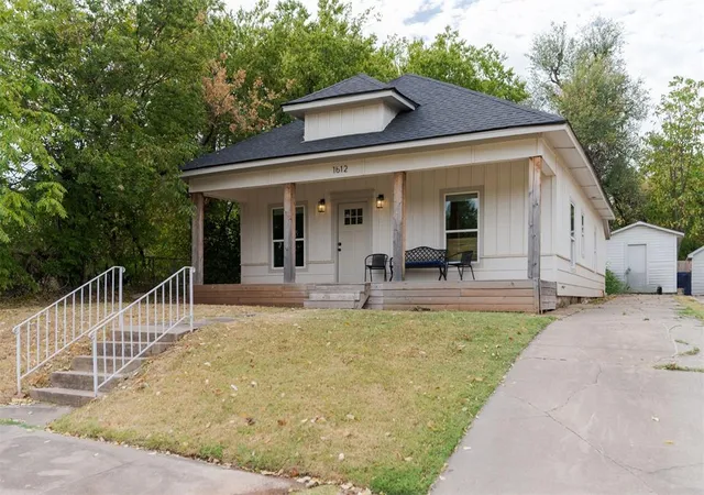 Photo 2 of Single family home for sale at 1612 Nw 35 Street, Oklahoma City, OK 73118 | MLS# 1248476 | Listing updated on 2026-09-29