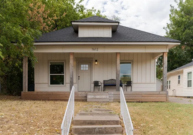 Photo 3 of Single family home for sale at 1612 Nw 35 Street, Oklahoma City, OK 73118 | MLS# 1248476 | Listing updated on 2026-09-29