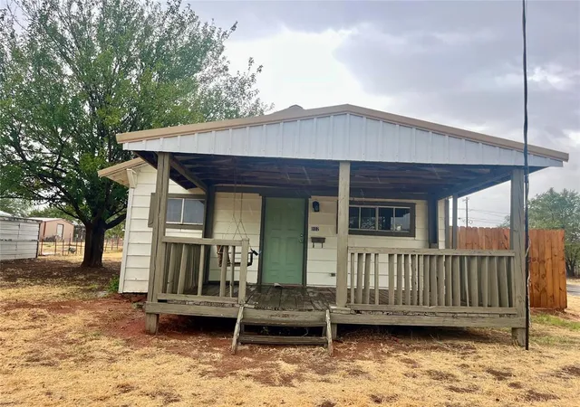 Single family home for sale at 802 N 7th Street, Sayre, OK 73662 | MLS# 1248484 | Listing updated on 2026-09-13