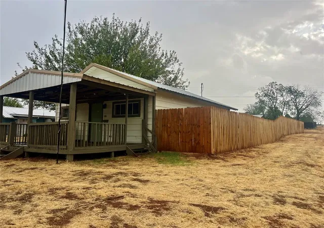 Single family home for sale at 802 N 7th Street, Sayre, OK 73662 | MLS# 1248484 | Listing updated on 2026-09-13