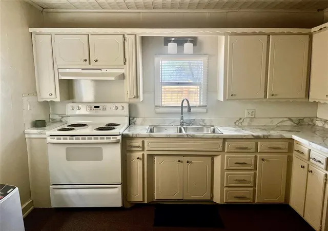 Single family home for sale at 802 N 7th Street, Sayre, OK 73662 | MLS# 1248484 | Listing updated on 2026-09-13