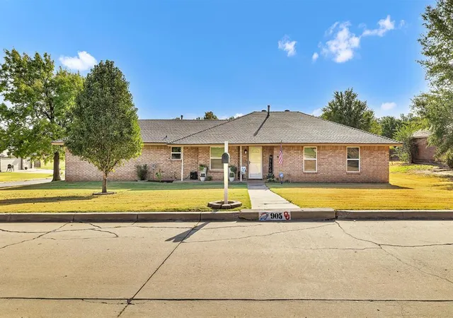 Photo 1 of Sale Pending at 905 Mulberry Ln, El Reno, OK 73036 | MLS# 1248499 | Listing updated on 2026-09-24