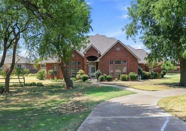 Photo 2 of Single family home for sale at 3001 Bradford Dr, Moore, OK 73160 | MLS# 1248505 | Listing updated on 2026-09-22