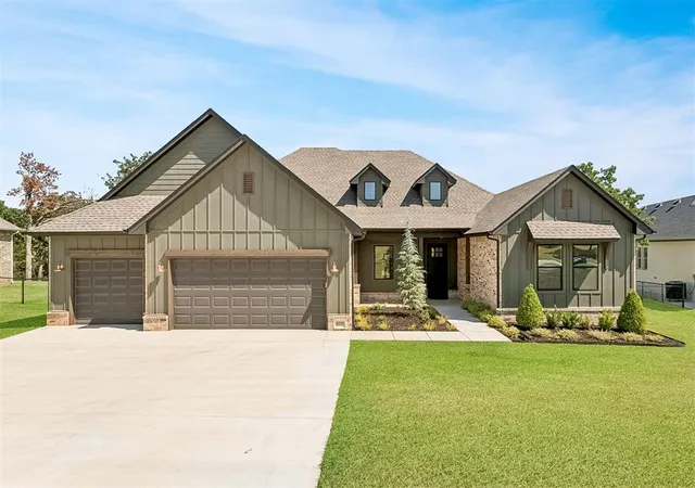 Photo 4 of Single family home for sale at 8110 Goldfinch Dr, Guthrie, OK 73044 | MLS# 1248507 | Listing updated on 2026-10-07