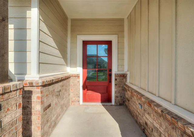 Photo 2 of Single family home for sale at 9200 Lupine Rd, Yukon, OK 73099 | MLS# 1248516 | Listing updated on 2026-09-25