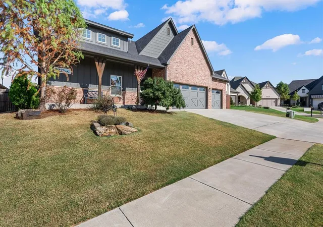 Photo 3 of Sale Pending at 2400 Amante Ct, Edmond, OK 73034 | MLS# 1248517 | Listing updated on 2026-10-17