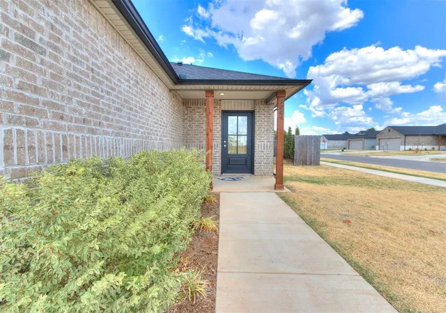 Photo 3 of Single family home for sale at 1201 Corner Brk Dr, Purcell, OK 73080 | MLS# 1248526 | Listing updated on 2026-09-19