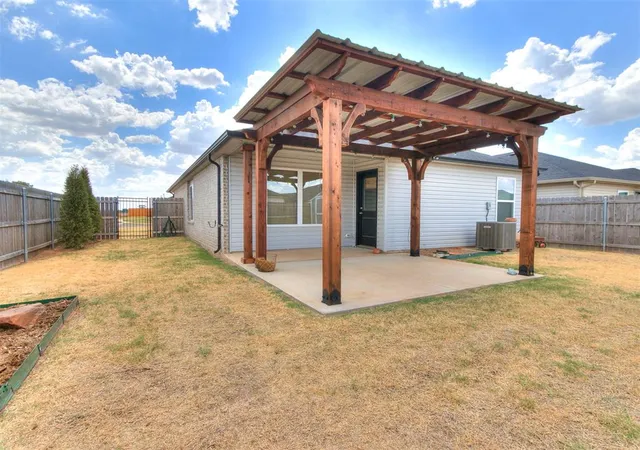 Photo 3 of Single family home for sale at 1201 Corner Brk Dr, Purcell, OK 73080 | MLS# 1248526 | Listing updated on 2026-09-19