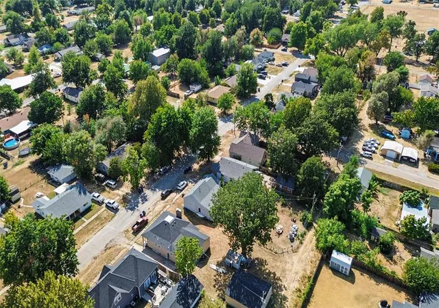 Photo 22 of Single family home for sale at 218 W Adams St, Crescent, OK 73028 | MLS# 1248546 | Listing updated on 2026-09-22