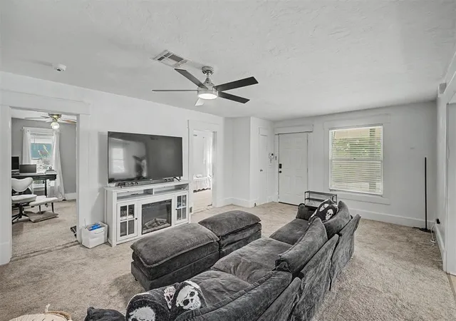 Photo 3 of Single family home for sale at 218 W Adams St, Crescent, OK 73028 | MLS# 1248546 | Listing updated on 2026-09-22