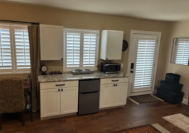 Photo 4 of Single family home for sale at 220 S Ponca Ave, Norman, OK 73071 | MLS# 1248554 | Listing updated on 2026-10-04